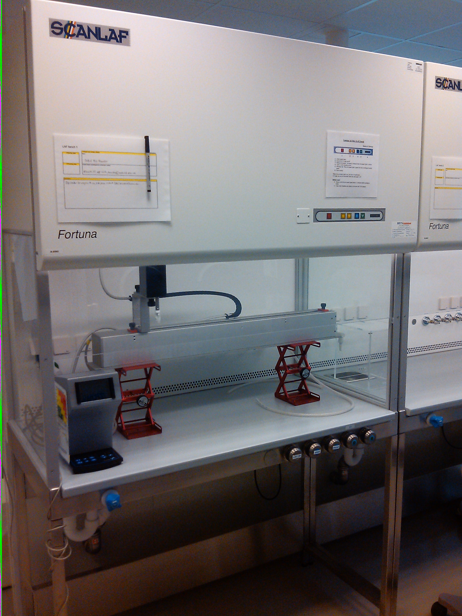 Picture of Laminar Flow Bench 1